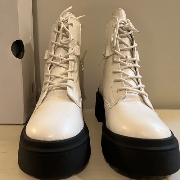 CALL IT SPRING Sidney Combat Boot (Women) - Picture 4 of 8